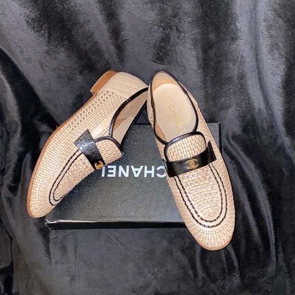 Elegant Chanel loafers - Picture 2 of 6